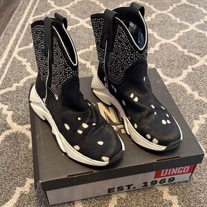 Dingo Black and White Ankle Boots